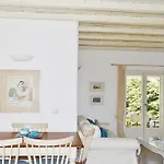 Olive Mykonos 아노 메라